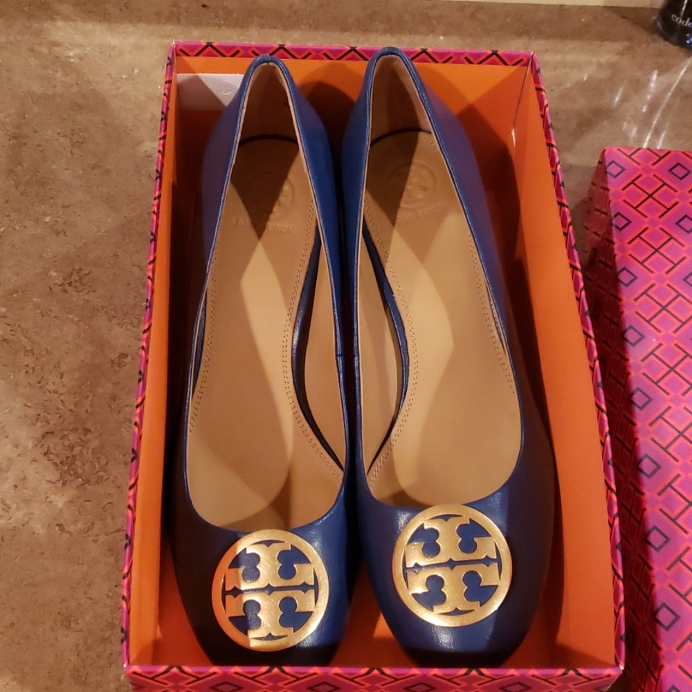 Tory Burch leather fresh blueberry syle 55121 shoe